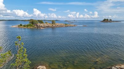 Skärgårdsfoto från Ustöskären mot NNO.