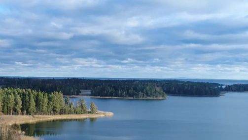 Drönarfoto mot skärgården.